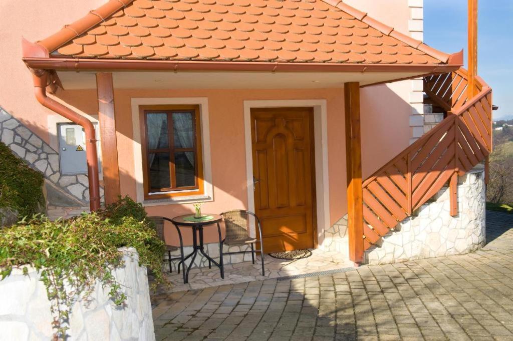 Apartamento Planinca -Hisa Z Razgledom Smarje pri Jelsah Exterior foto