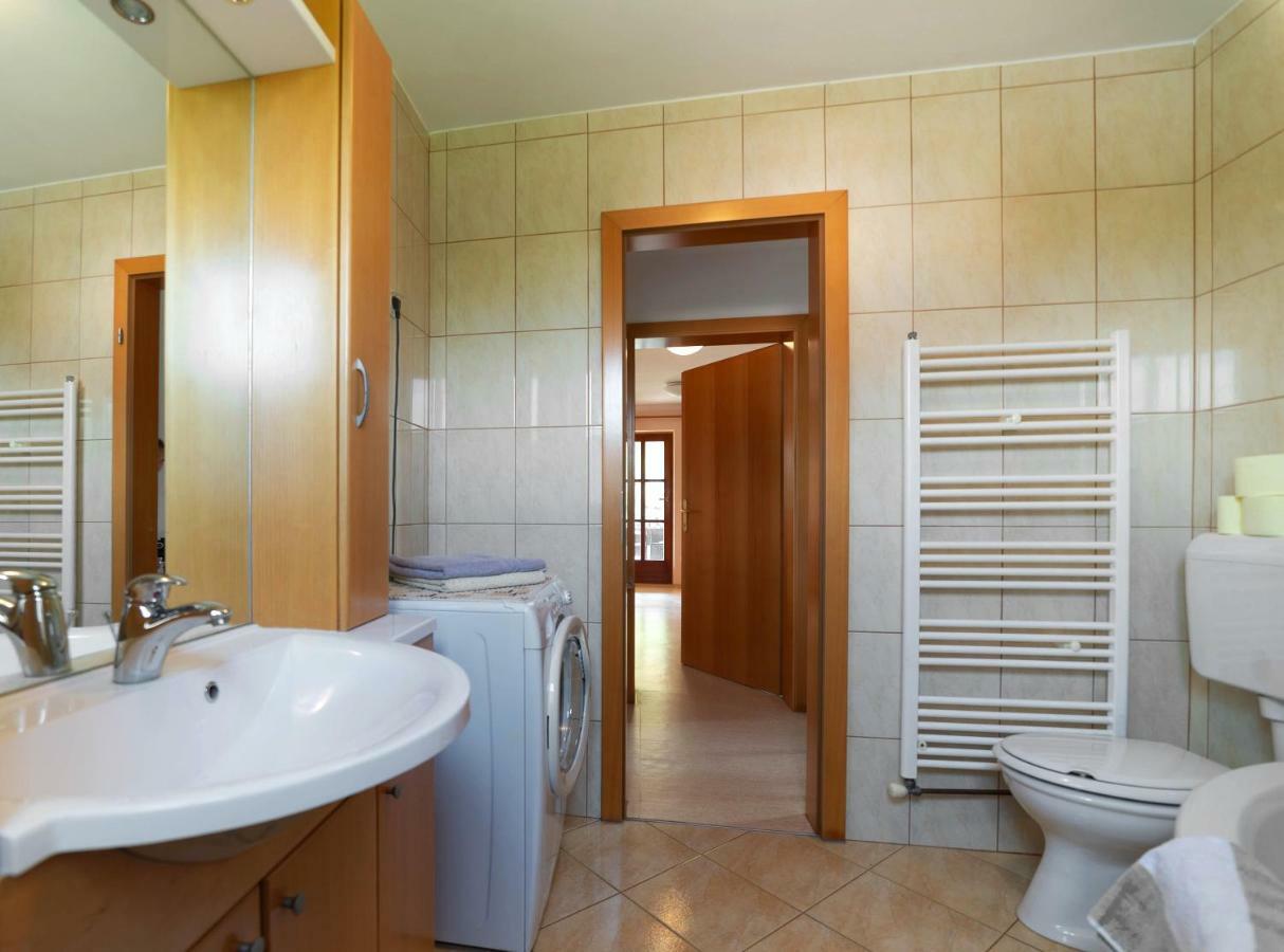 Apartamento Planinca -Hisa Z Razgledom Smarje pri Jelsah Exterior foto